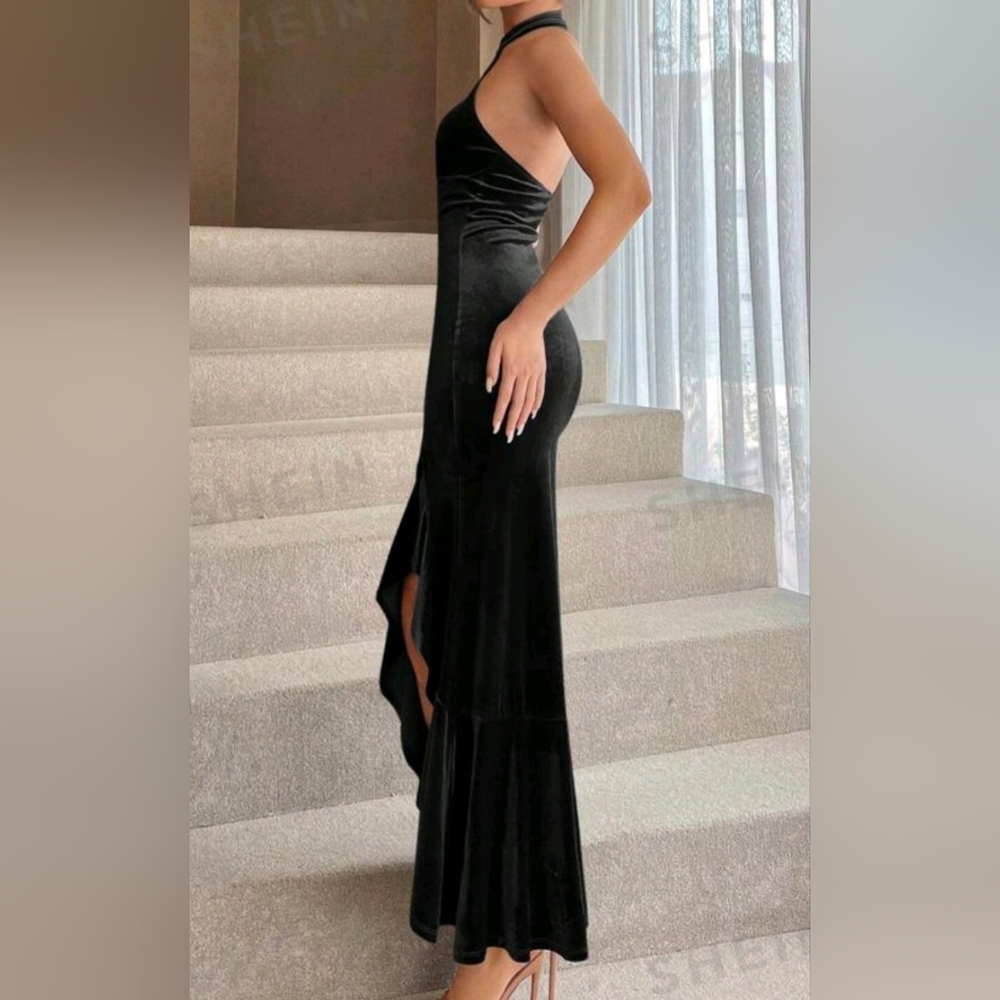 Halterneck Black dress